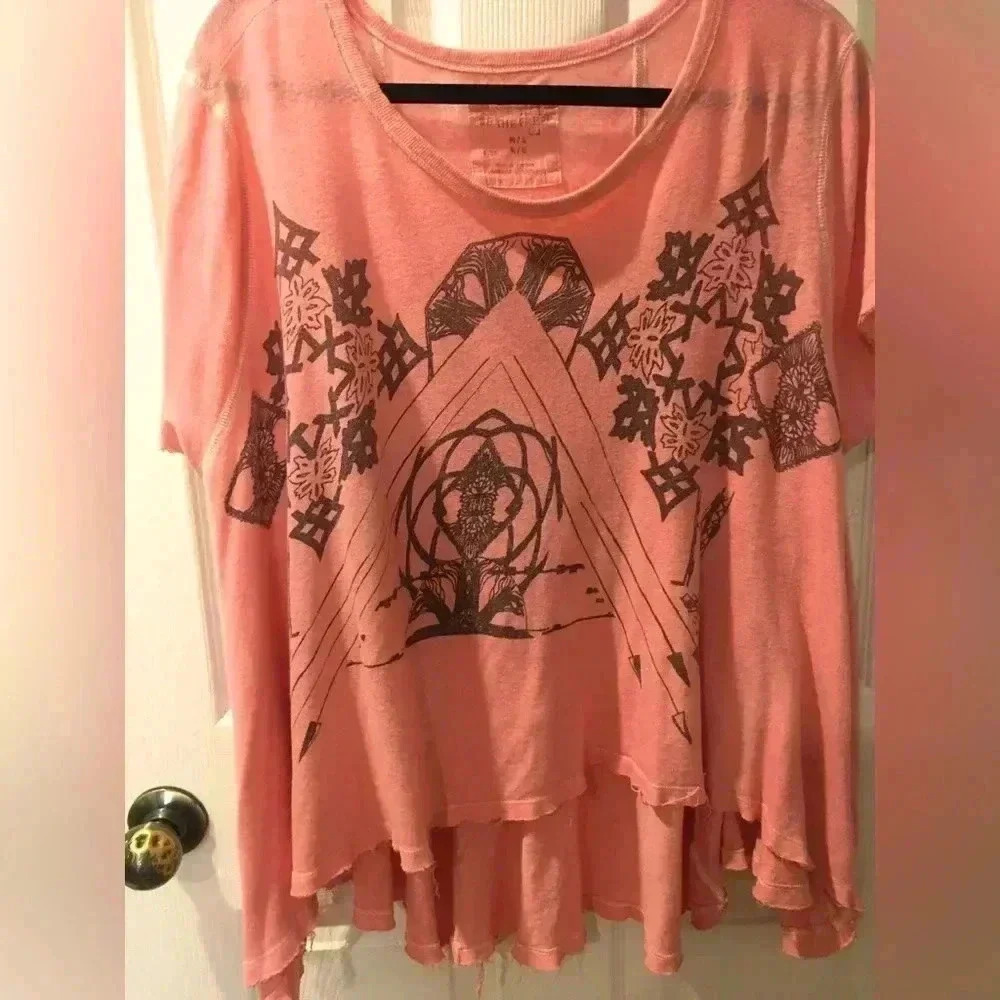 We The Free Swingy top tee medium hi low